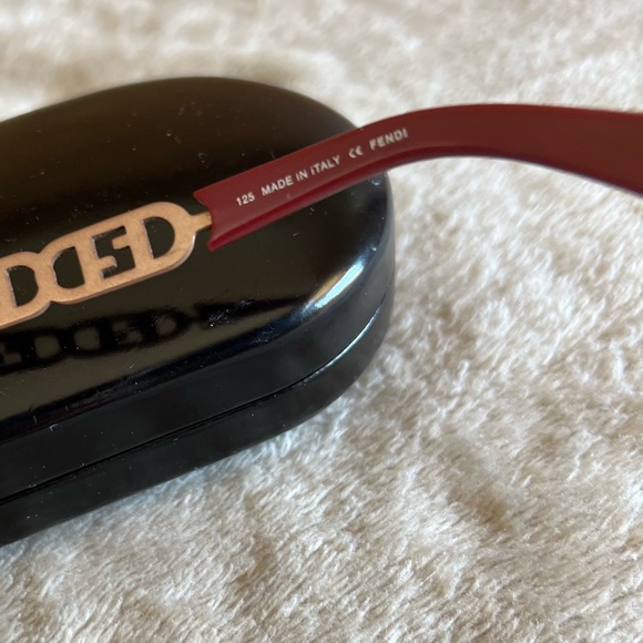 FENDI
FS 469 665 rimless sunglasses main image 16